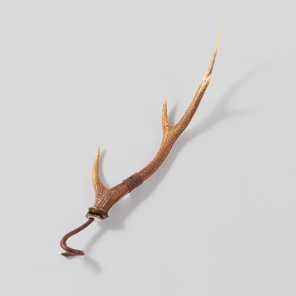Kazuno lantern hanger