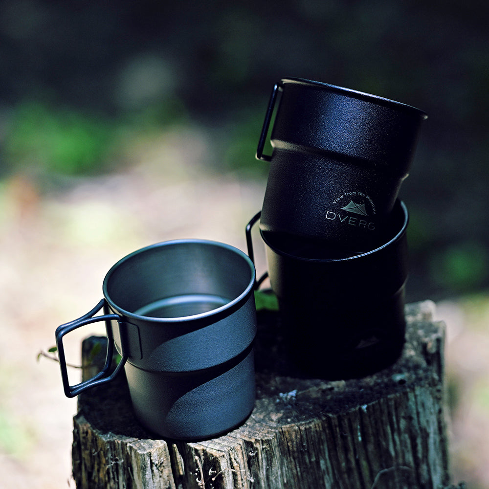 stacking mugs