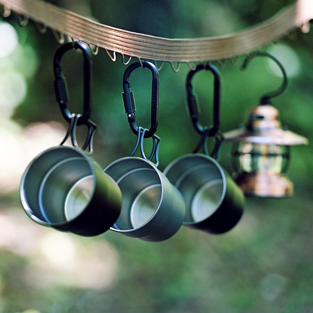 stacking mugs