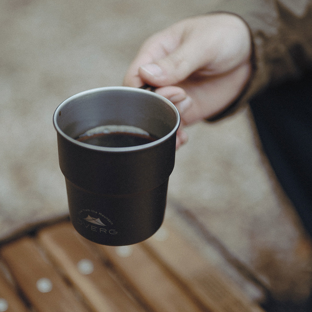 stacking mugs